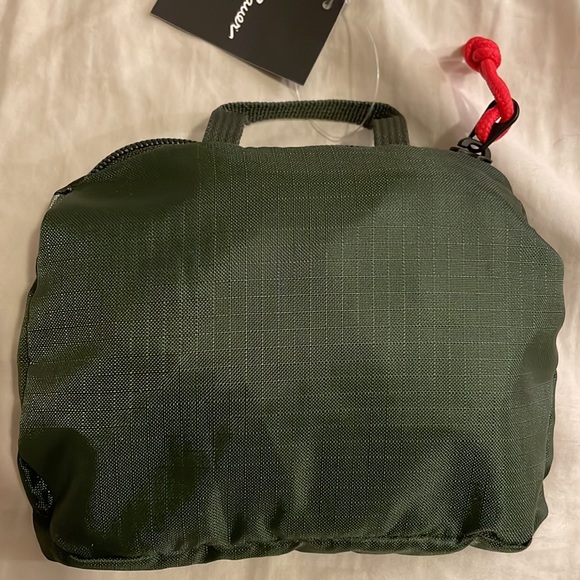 NWT Fanny Pack Stowaway Belt Bag - Picture 6 of 11